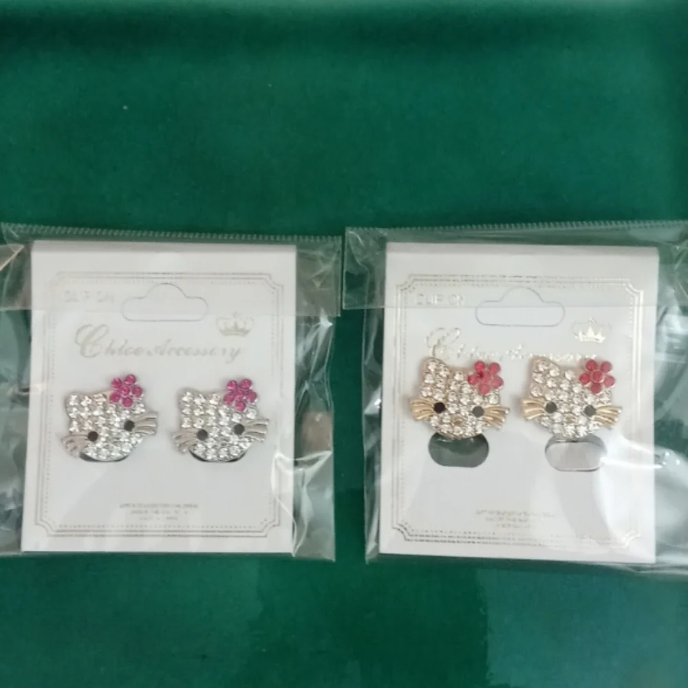 HELLO KITTY Sanrio cat fashion kitty kat hello earrings**CLIP ON** 1 pair